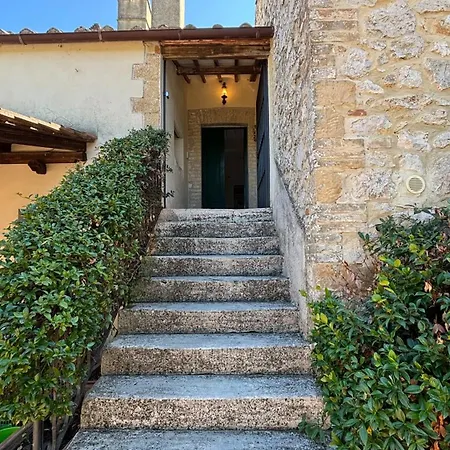 Podere Del Monte アパートホテル