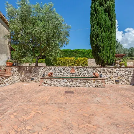 Podere Del Monte Hotel apartamentowy 4*