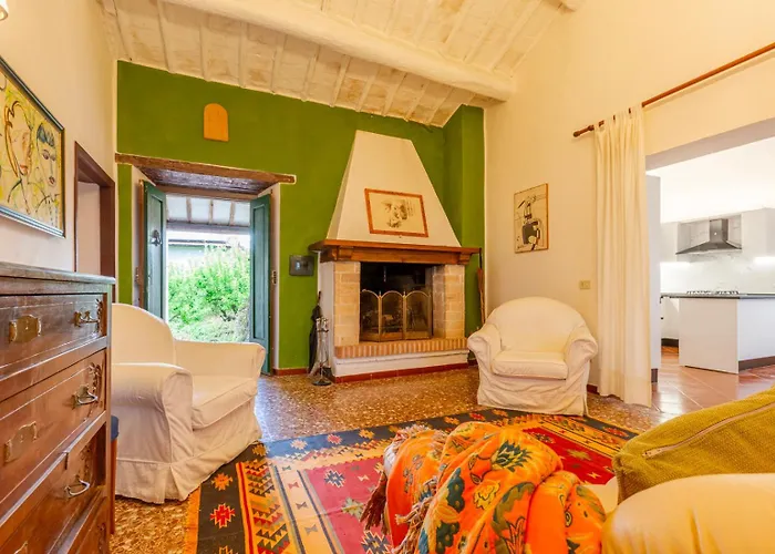 Podere Del Monte Apart Otel 4*